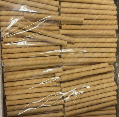 Vafeļu trubiņas Adugs ar banānu krēmu 2.5 kg (23.12.26) (daudzumu norādīt kg, pilna kaste) Polija